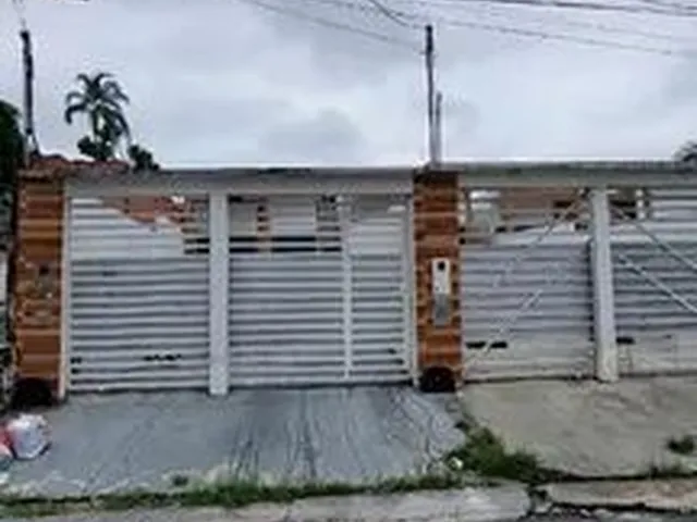 Imagem: Casa Térrea com Três Dormitórios em Flores