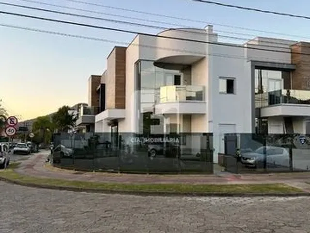 Imagem: Elegante Casa Comercial de Esquina no santa