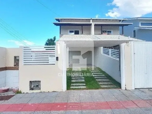 Imagem: Casa de 3 Dormitórios no Bairro Carianos