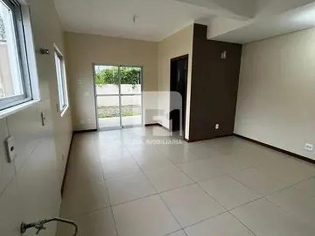 Imagem 10: Casa de 3 Dormitórios no Bairro Carianos