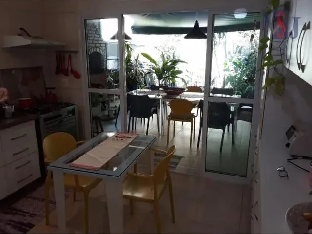 Imagem: Casa de Condomínio para Venda com 172 M²