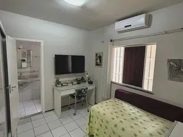 Imagem 2: Casa para Venda Possui 100 Metros Quadrados com 3 Quartos em Marco - Belém - Pa