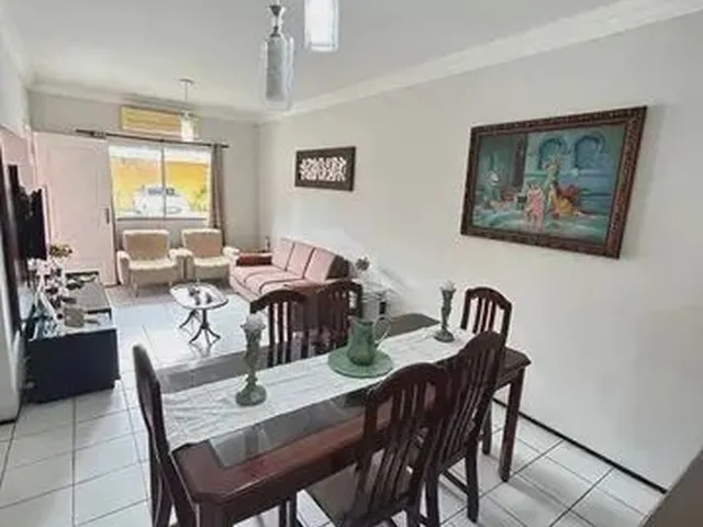 Imagem 8: Casa para Venda Possui 100 Metros Quadrados com 3 Quartos em Marco - Belém - Pa