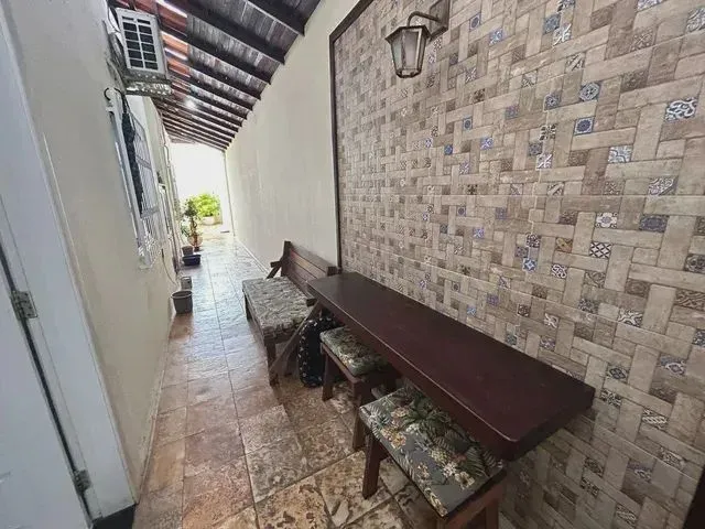 Imagem 12: Casa para Venda Possui 100 Metros Quadrados com 3 Quartos em Marco - Belém - Pa