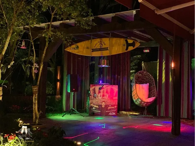 Imagem: A casa possui 4 Dormitórios, 4 Suítes, 6 Banheiros, 6