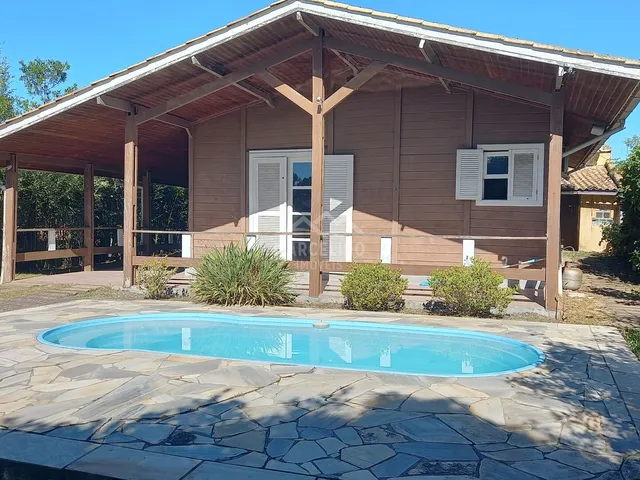 Imagem: Casa Praia do Rosa à Venda