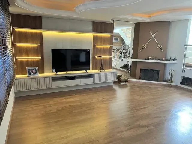 Imagem 13: Linda Casa com Piscina, Sem Detalhes, no Carianos