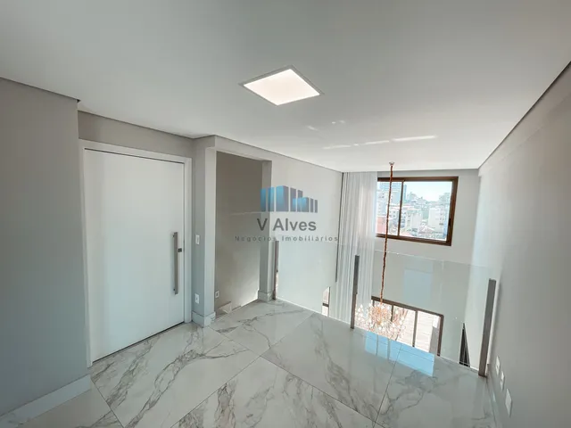 Imagem 8: Cobertura com 214m², 3 quartos sendo 02 suítes, 4 vagas. À venda, no bairro Sagrada