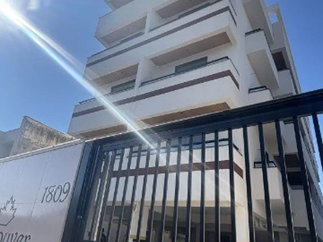 Imagem: O apartamento possui 2 Dormitórios, 1 Banheiro, 2 Vagas na