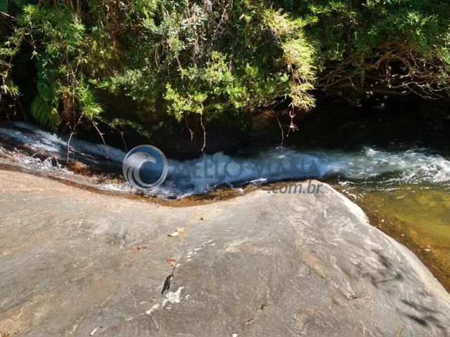 Imagem 16: Sitio com cachoeira 30 m de altura
