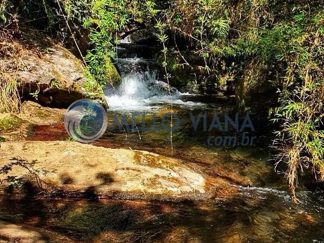Imagem 4: Sitio com cachoeira 30 m de altura