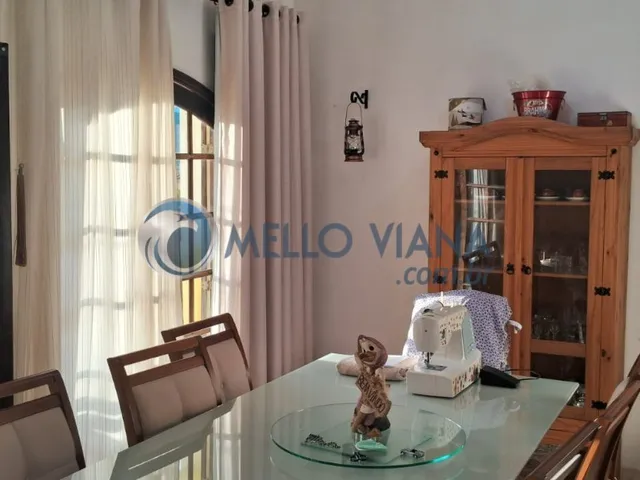 Imagem 2: Casa com 02 suites,02 dormitorios,03 garagens cobertas,01 lavabo em bairro tranguilo em