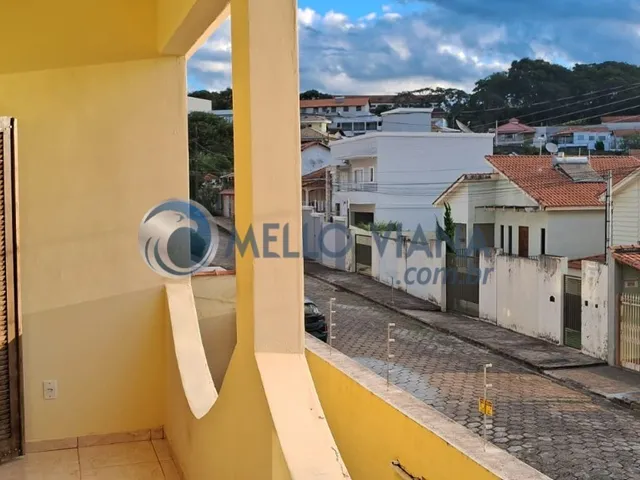 Imagem 8: Casa com 02 suites,02 dormitorios,03 garagens cobertas,01 lavabo em bairro tranguilo em