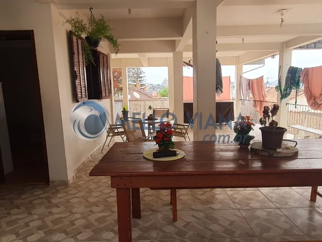 Imagem 7: Casa com 4 quartos (2 suites