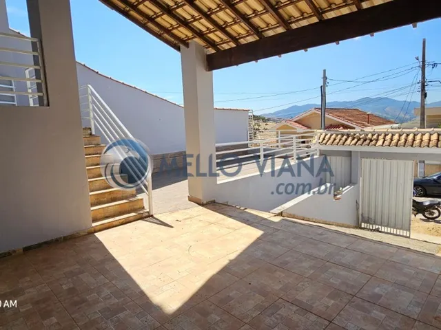 Imagem 1: Casa à venda em São Lourenço-MG, Bairro Lagoa Seca: 3 quartos, 2 suítes, 1 banheiro