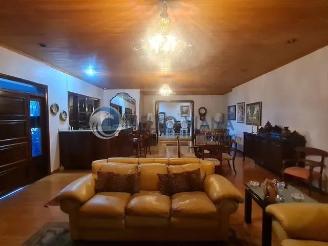 Imagem: Mansão Maravilhosa com 6 Salas, Varanda