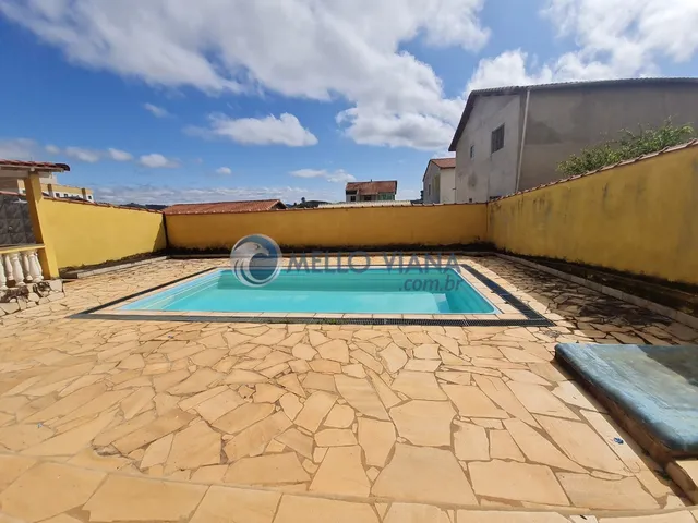 Imagem: Casa à venda em São Lourenço-MG, bairro