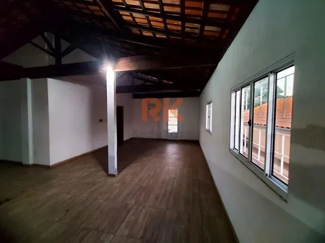Imagem: Casa À Venda, 5 Quartos, 3 Suítes, 4 Vagas