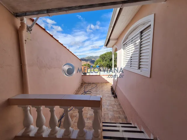 Imagem 7: Casa reformada, em bom estado de conservação no centro de São Lourenço - MG