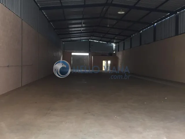 Imagem 2: Galpão com 500m², 2 escritórios , 2 banheiros, 2 cozinhas. Fachada em blindex (em