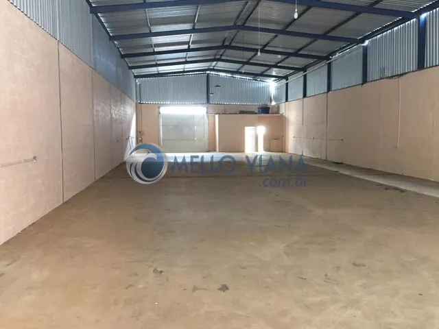 Imagem 3: Galpão com 500m², 2 escritórios , 2 banheiros, 2 cozinhas. Fachada em blindex (em