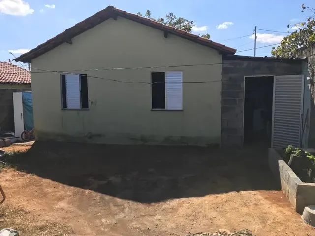 Imagem: Vendo Casa com Espaço nos Fundos para Construção