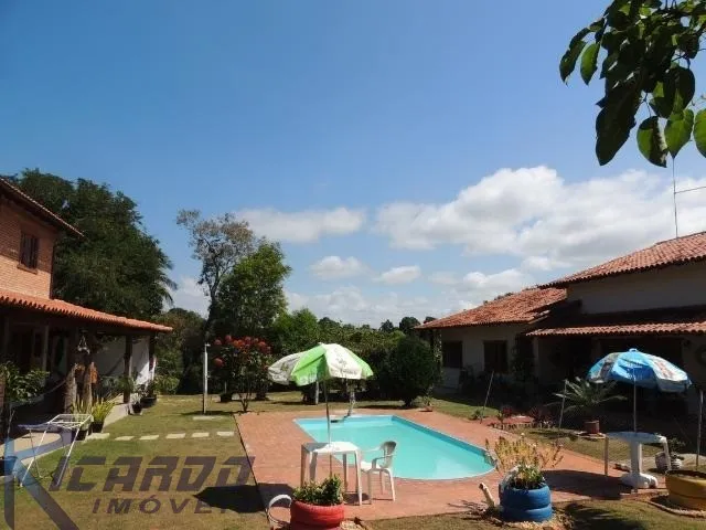Imagem 13: Chácara em Meaipe, com 5.000 m², duas casas, piscina, quadra gramada de esportes, campo