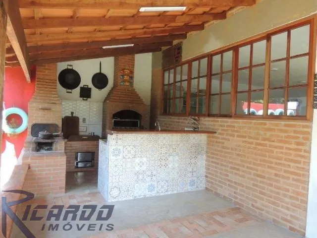 Imagem 12: Chácara em Meaipe, com 5.000 m², duas casas, piscina, quadra gramada de esportes, campo