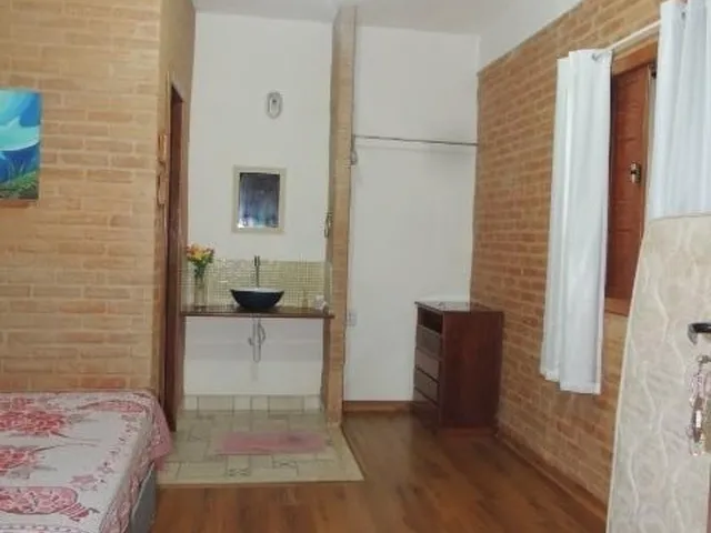 Imagem 8: Chácara em Meaipe, com 5.000 m², duas casas, piscina, quadra gramada de esportes, campo