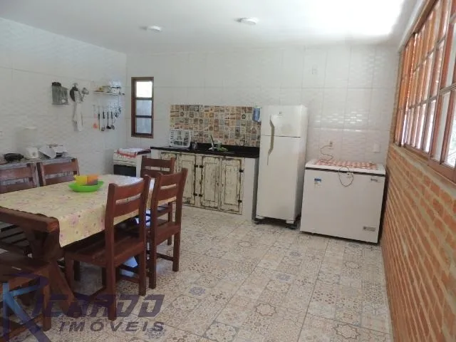 Imagem 10: Chácara em Meaipe, com 5.000 m², duas casas, piscina, quadra gramada de esportes, campo