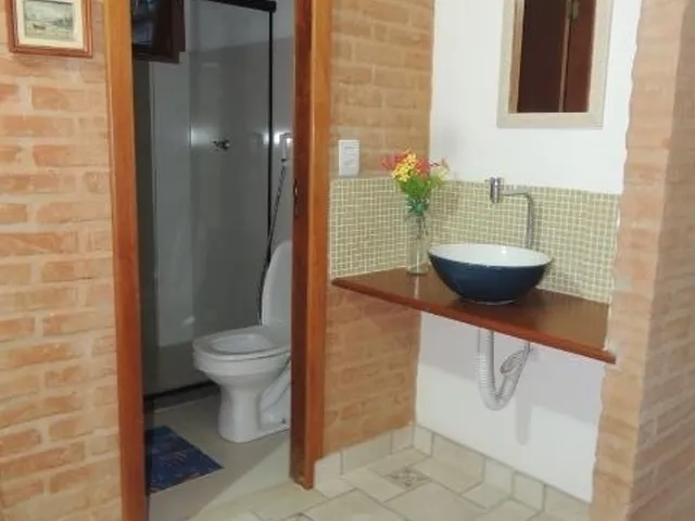Imagem 6: Chácara em Meaipe, com 5.000 m², duas casas, piscina, quadra gramada de esportes, campo