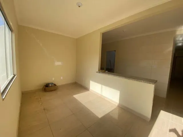 Imagem: Casa no Bairro Caravelas com Área e 3 Quartos