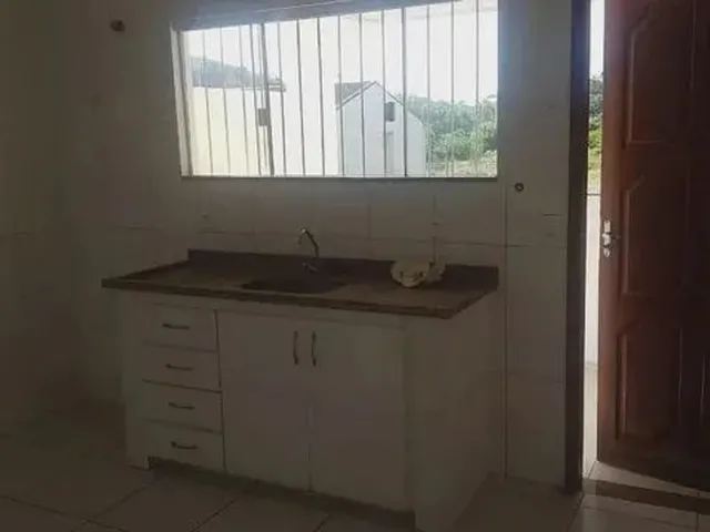 Imagem 4: Casa para Aluguel Possui 130 Metros Quadrados com 3 Quartos em Lagoa - Macaé - Rj