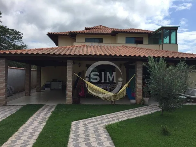 Imagem: Casa com 6 Dormitórios À Venda, 200 M²