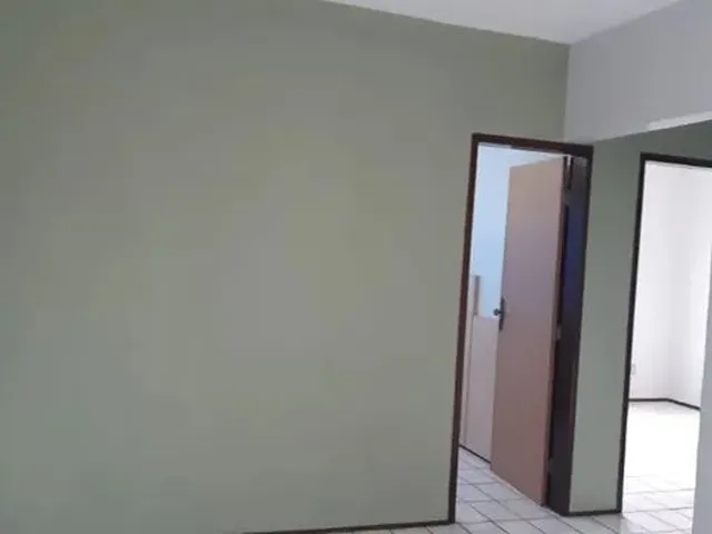 Imagem: O apartamento possui 2 Dormitórios, 1 Banheiro, 1 Vaga na