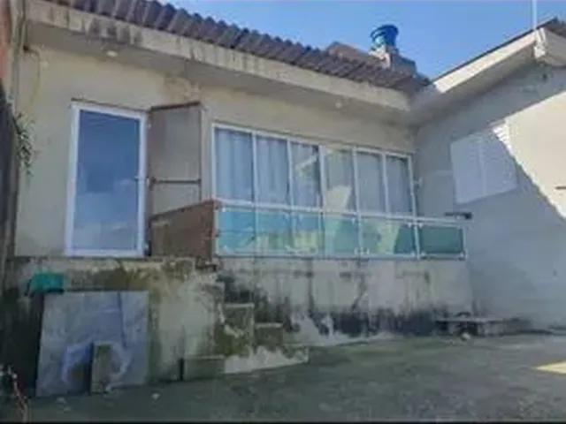 Imagem: A casa possui 1 Dormitório, 1 Banheiro, 70m² de Área e