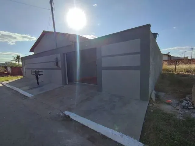 Imagem: Aluga Se Uma Casa com 3 Quartos Sendo Uma