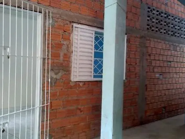 Imagem: A kitnet possui 1 Dormitório, 1 Banheiro, 1 Vaga na