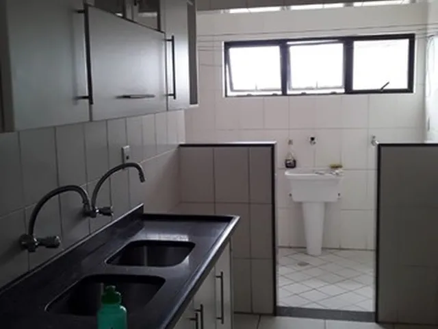 Imagem: Apartamento 3/4 com Armários na Cozinha