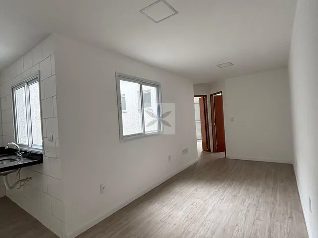 Imagem: O apartamento possui 4 Dormitórios, 1 Suíte, 2 Banheiros