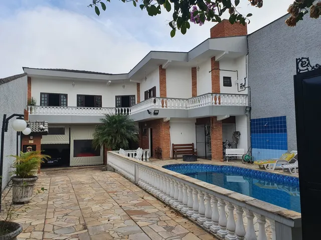 Imagem: Sobrado Alto Padrão para Venda com 4 Dormitórios