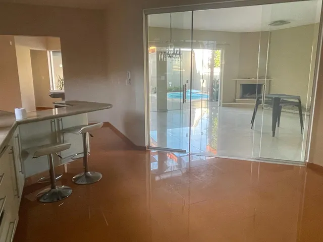 Imagem: Sobrado para Venda com 4 Dormitórios e