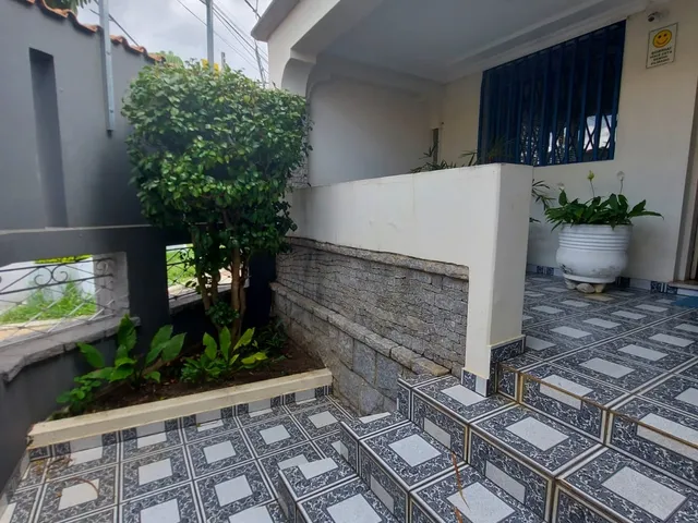 Imagem: Casa Comercial de Esquina para Venda no