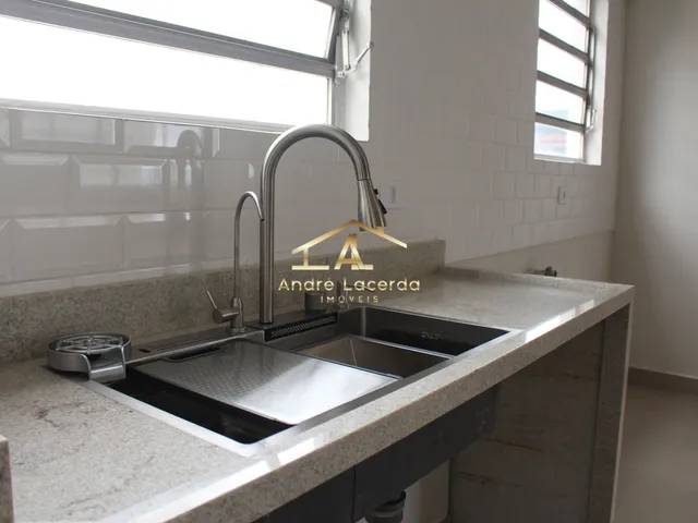 Imagem: O apartamento possui 4 Dormitórios, 1 Suíte, 3 Banheiros,