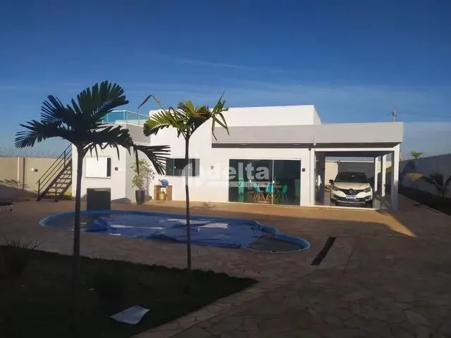Imagem: Chácara À Venda, 4 Quartos, 8 Vagas, Área