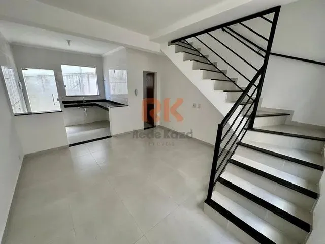 Imagem: Casa Geminada À Venda, 2 Quartos, 1 Vaga