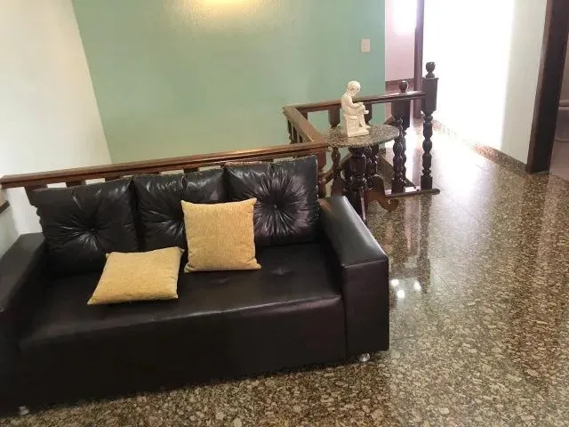 Imagem 4: Casa com 4 Quartos no Centro de Itaúna!