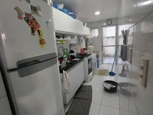 Imagem: O apartamento possui 2 Dormitórios, 1 Suíte, 2 Banheiros,