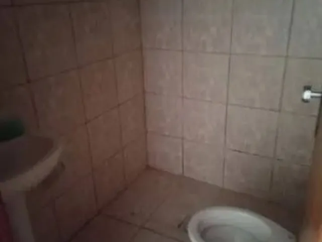 Imagem 12: Alugo Kitnet no Jardim América: Um Quarto, Sala, Banheiro, Área de Serviço e Garagem
