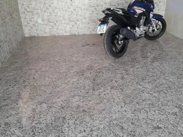 Imagem: A casa possui 1 Dormitório, 1 Banheiro, 2 Vagas na